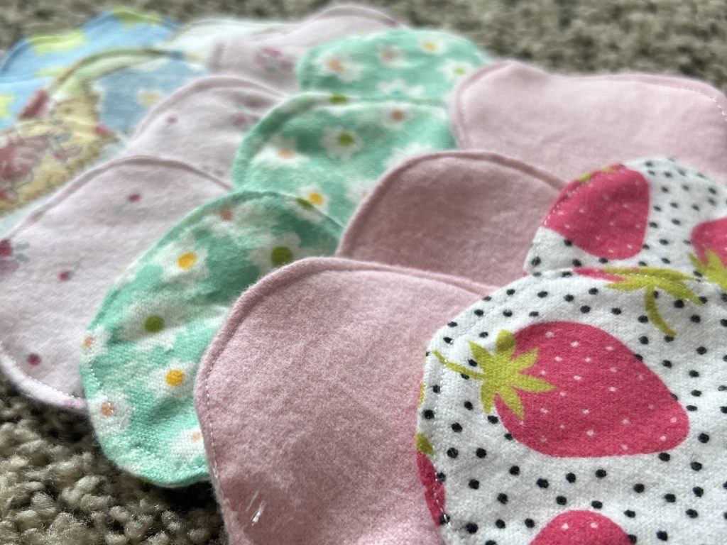DIY Reusable Cotton Rounds :: Sustainable and Stylish