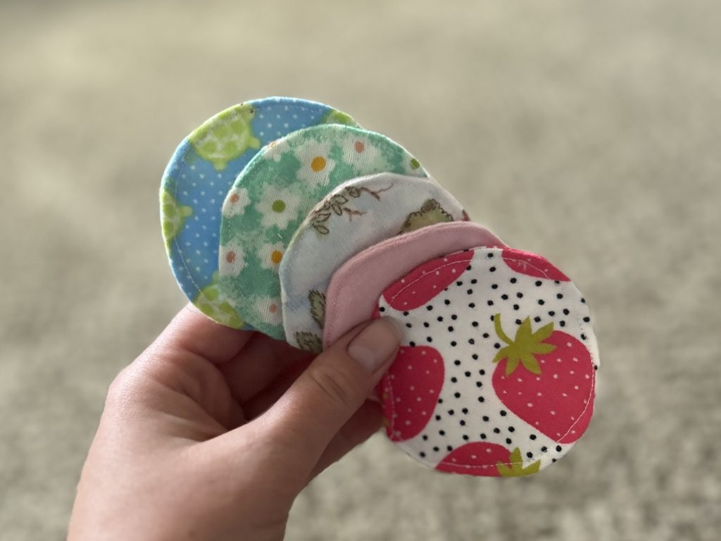 DIY Reusable Cotton Rounds :: Sustainable and Stylish